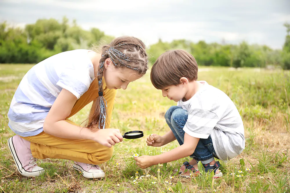kids exploring the Outdoors
